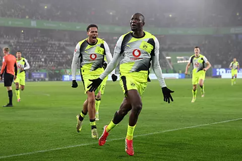 دورتموند يهزم فولفسبورج.. وشتوتجارت يسقط أمام سانت باولي في الدوري الألماني